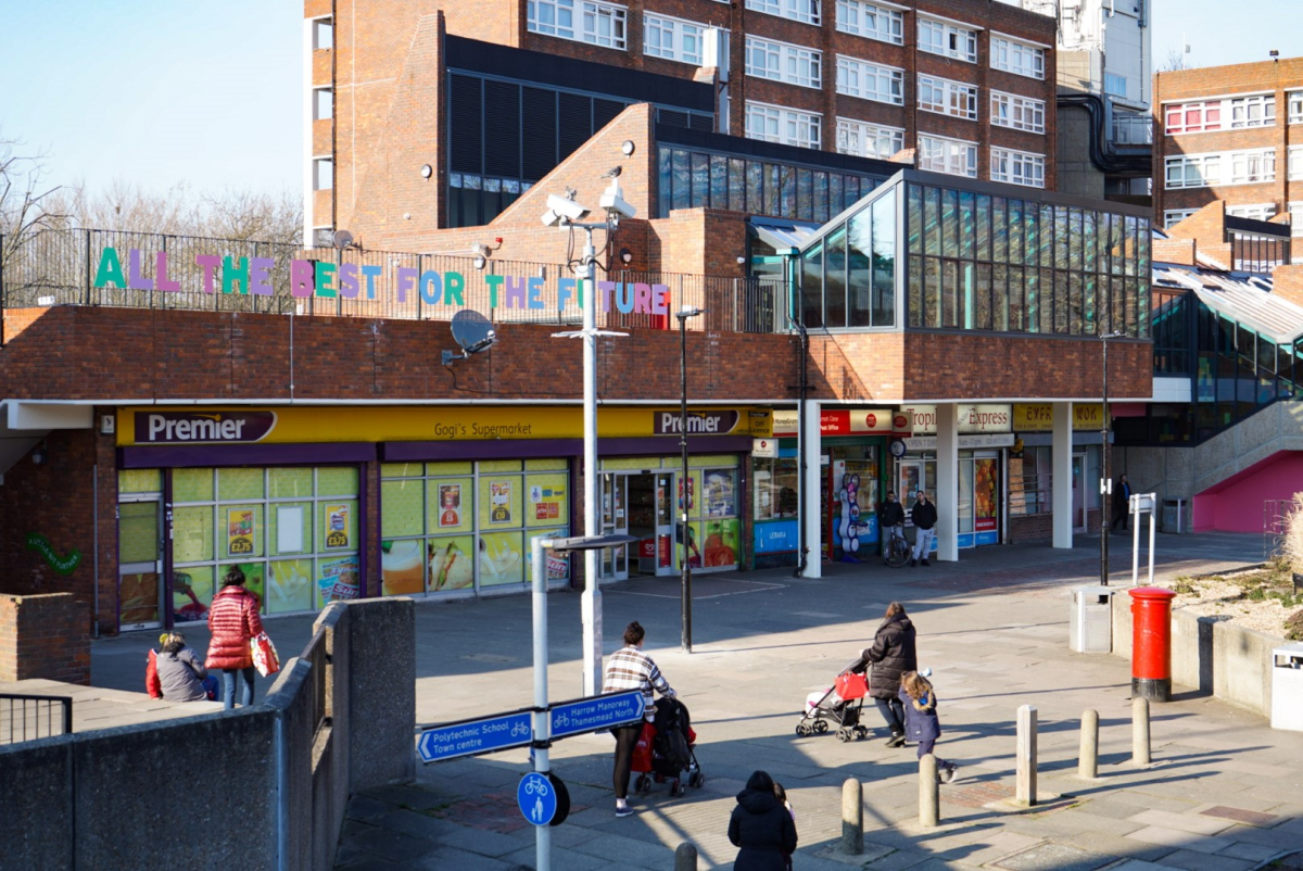 Thamesmead Moorings shopping precinct